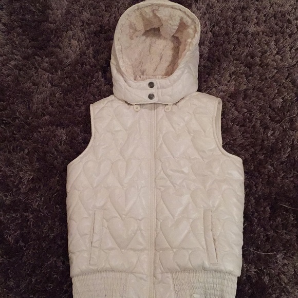Kid’s Old Navy Puffer Vest - Picture 2 of 6